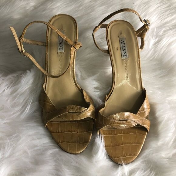 Alfani tan heels size 8 - Picture 1 of 2
